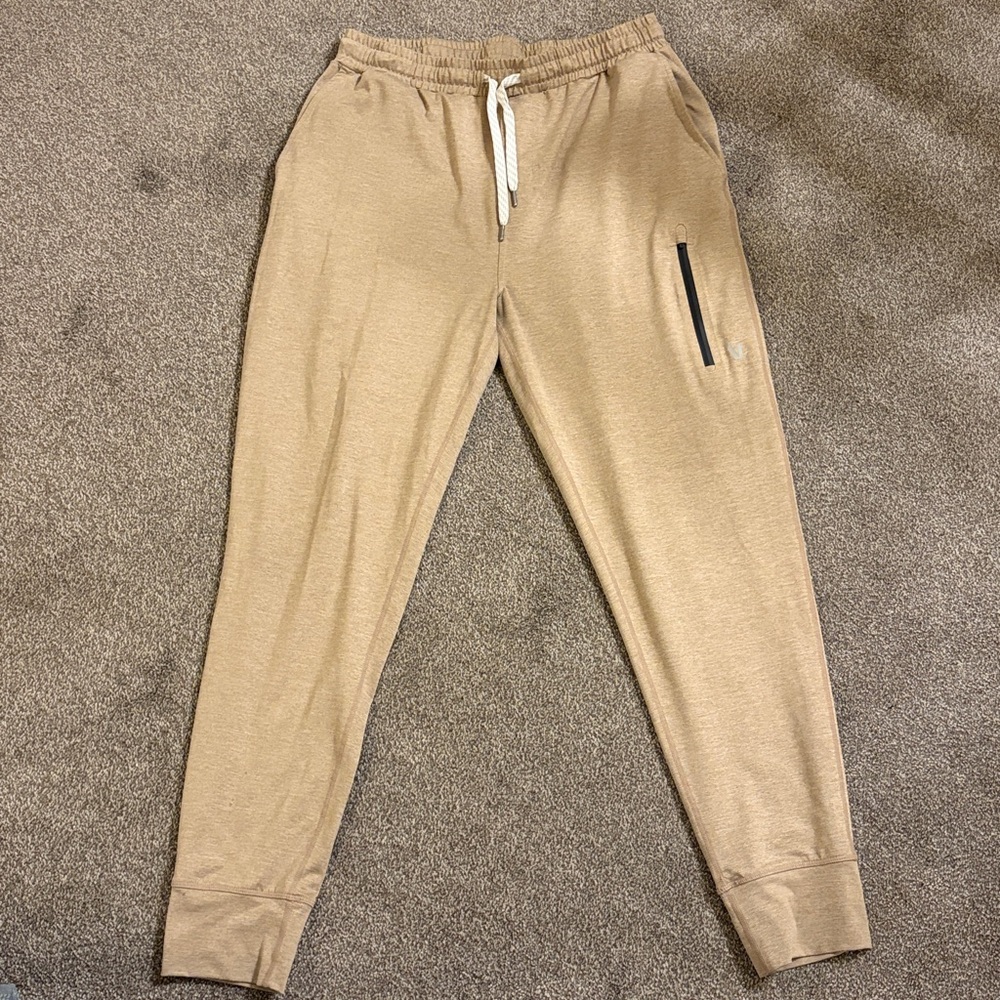 Vuori Men’s Sunday Performance Joggers - Picture 2 of 6